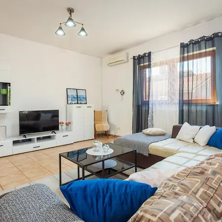 Ena Villa Pula