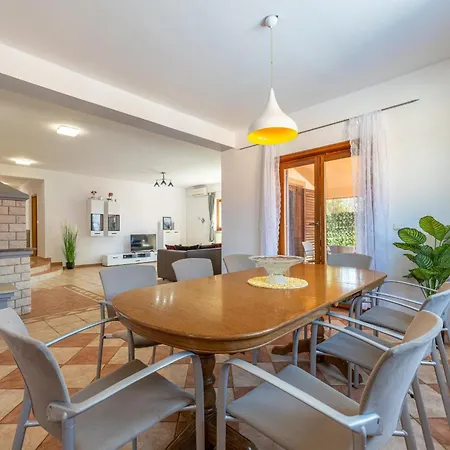 Villa Ena *